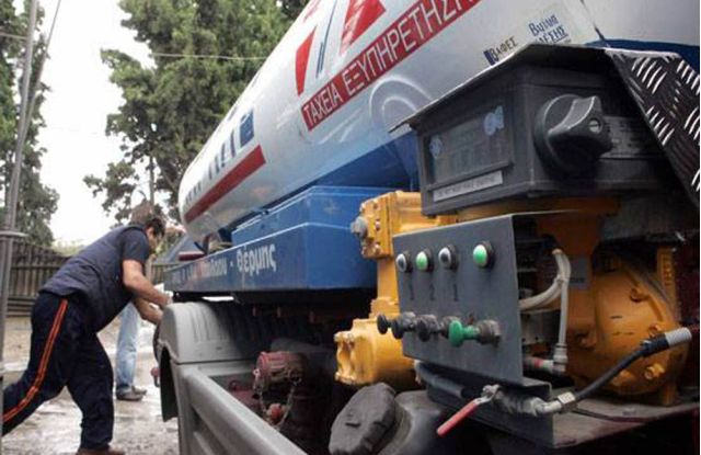 Επιδότηση στην τιμή της αντλίας αντί για επίδομα πετρελαίου θέρμανσης, ζητά η ΠΟΠΕΚ