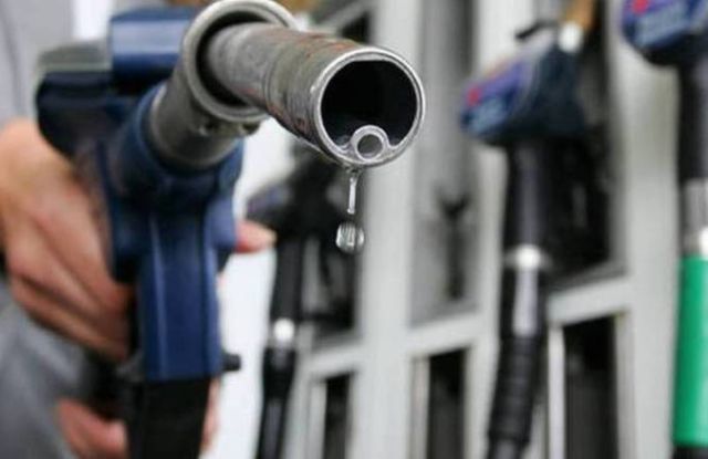Έρευνα ΕΜΠ για το ΣΕΕΠΕ: Στο 23% οι ελλειμματικές παραδόσεις στην αντλία των πρατηρίων – 400 εκατ. το κόστος για τους καταναλωτές